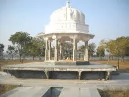 Maharana-pratap/08-pillars/Kmbho-ki-Chhatri