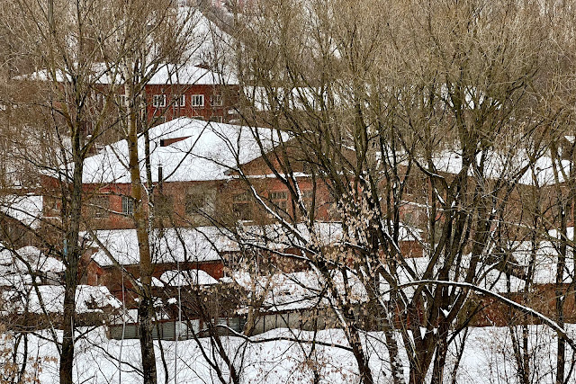 соединительная железнодорожная ветвь № 20, бывший Электромеханический опытный завод «ЭМОЗ», долина реки Котловки