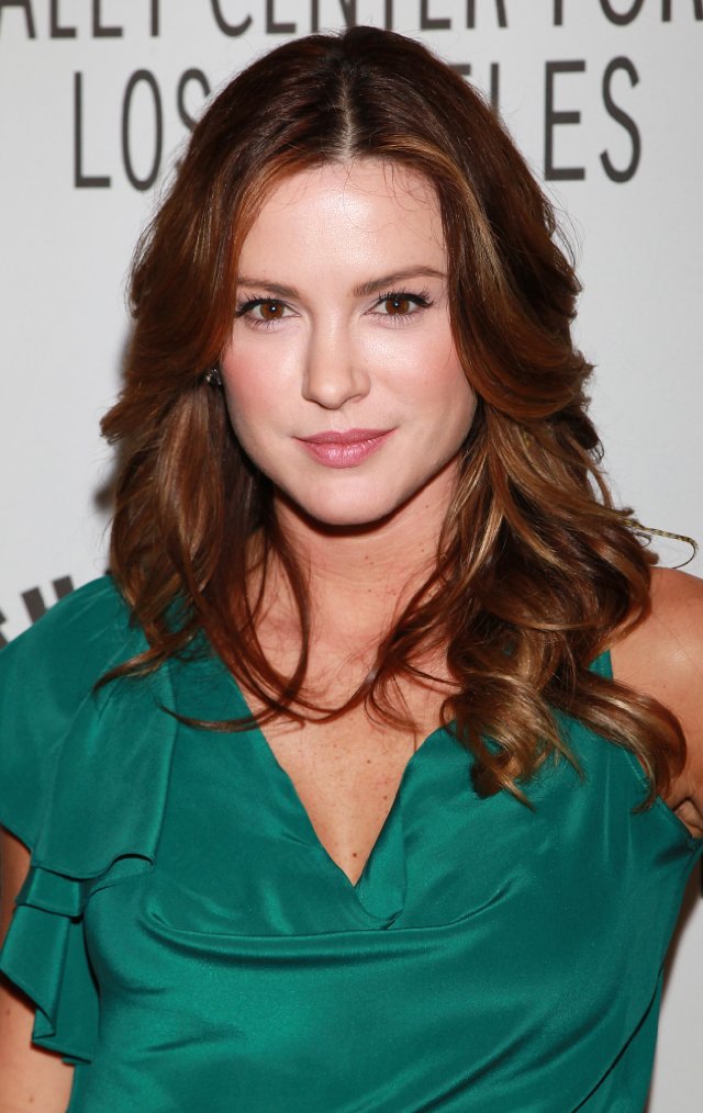 Danneel Ackles has booked the pilot I HATE THAT I LOVE YOU for 20th Century