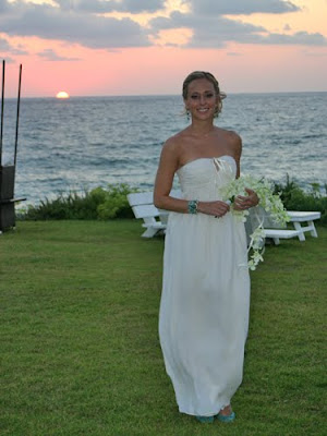 Shayna in her Kate Hudson You Me and Dupreeinspired wedding dress