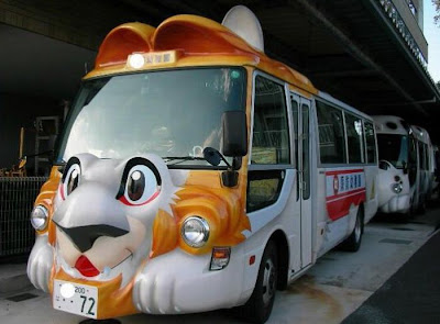 ide--gue.blogspot.com - Bus-bus sekolah paling UNIK hanya di JEPANG!!