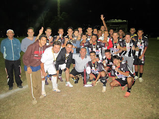 Os campeões do Torneio Vermelho e Branco (foto: Divulgação)