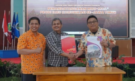 Penandatanganan MoU Ikom Uniga dengan Ikom Untag Surabaya