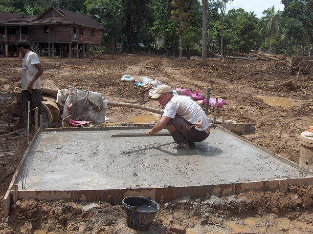 Treliças de bambu são usadas na construção de fundação