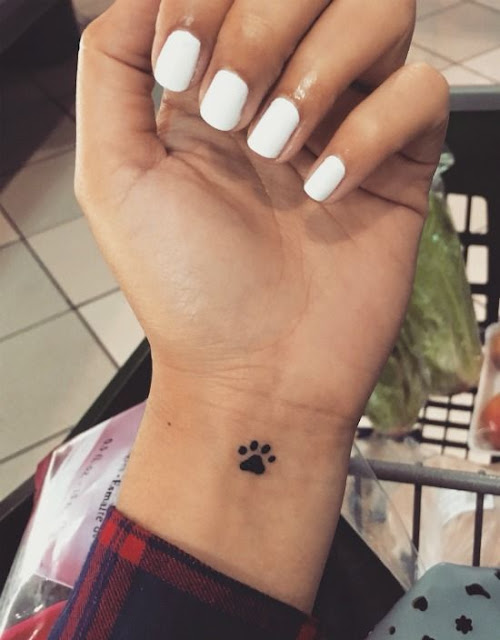 Mini tattoo feminina delicada: 84 ideias para inspirar sua próxima