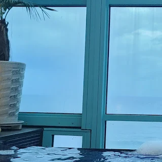 세인트존스-호텔-파인타워-인피니티풀-해변