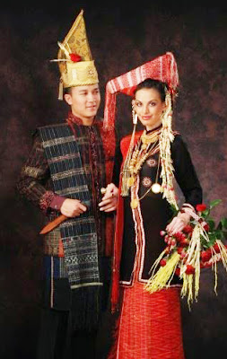 Keunikan-Pakaian-Adat-Ulos-Batak-Provinsi-Sumatera-Utara
