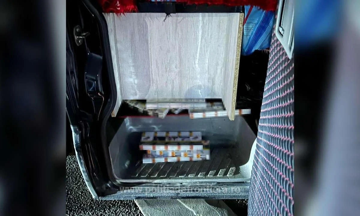 Peste 20.000 de țigarete ascunse într-un locaș special amenajat, descoperite într-un microbuz în PTF Calafat
