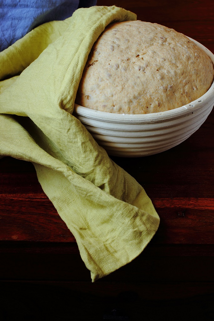 Pane di farina integrale con cruschello, germe di grano e semi di lino