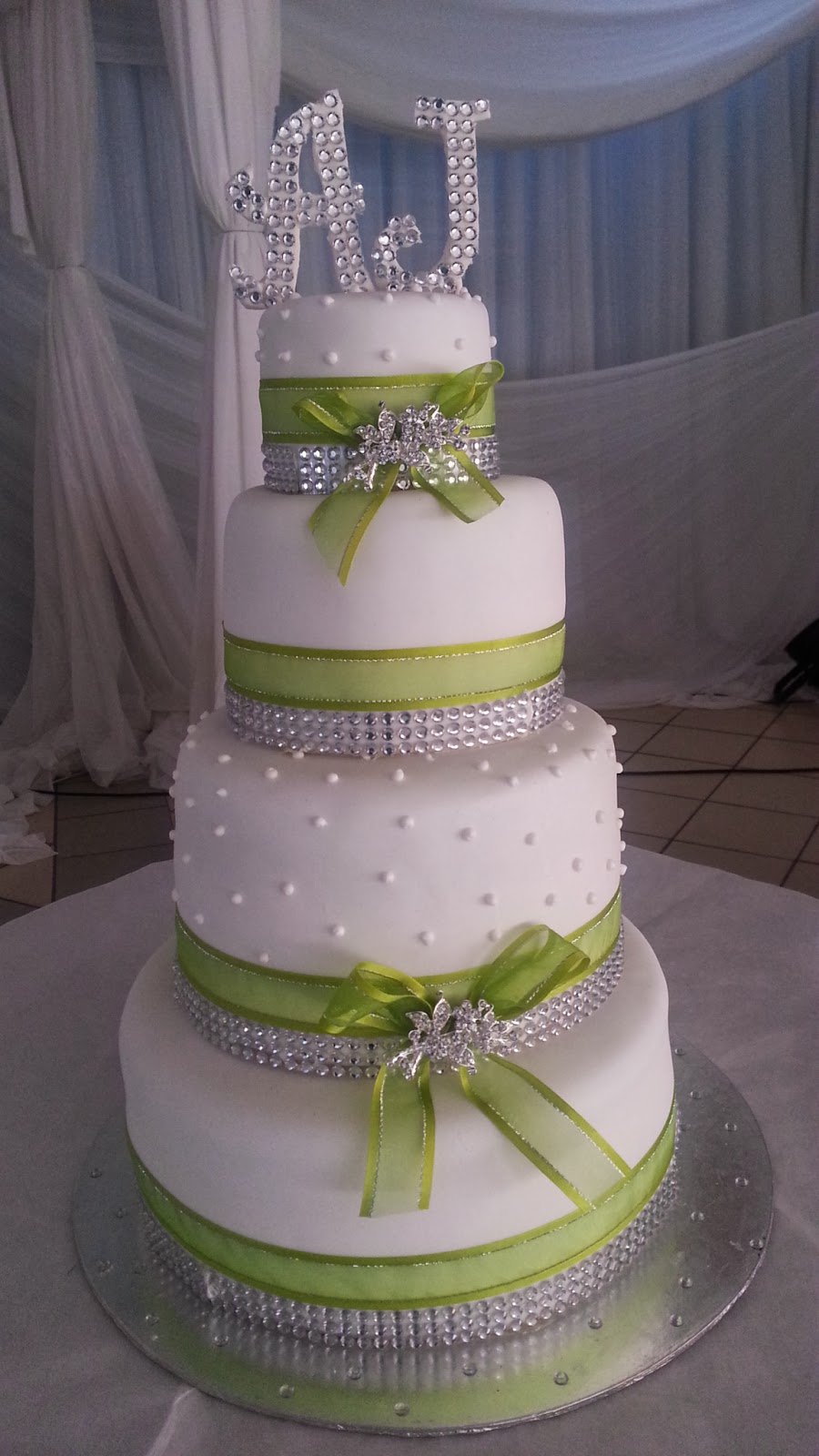 Lulu Belle Cakes: How about some bling! Wedding cake