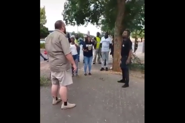 Hombre blanco en Meyerton en video llamando a empleados negros la palabra K