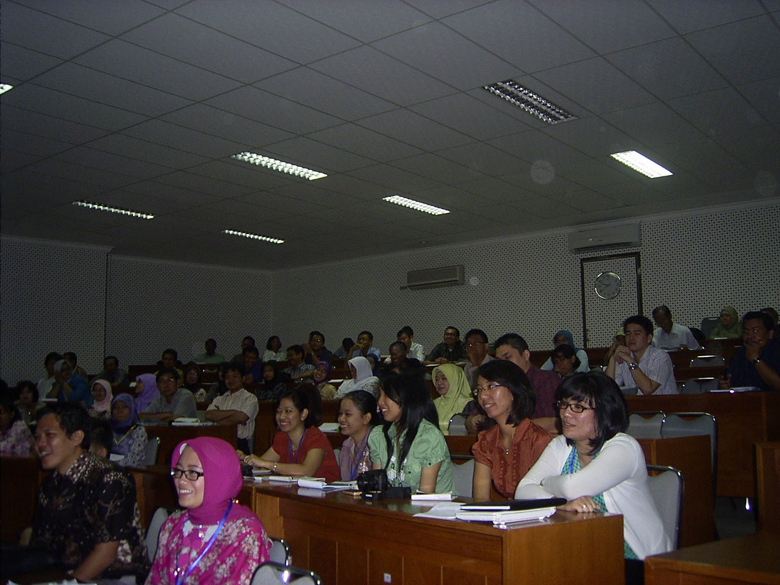 Pagi tadi jam 6 20 saya bertolak ke kampus FK UGM Jogjakarta untuk memberikan Lecture Notes