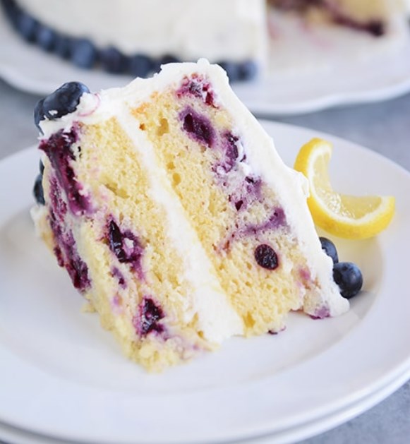 LEMON BLUEBERRY CAKE WITH WHIPPED LEMON CREAM FROSTING #lemon #cake