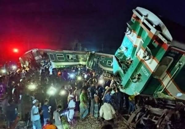 Coromandel Express accident in Balasore, Odisha, over 233 Dead and 900 injured