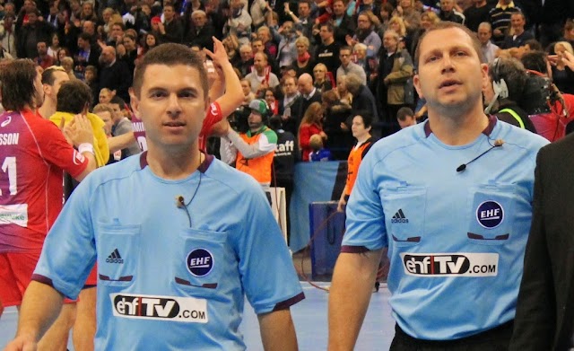Referees Slave Nikolov und Gjorgji Nachevski pfeifen Viertelfinale Deutschland - Katar