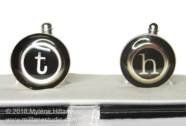 Round cufflinks with monograms