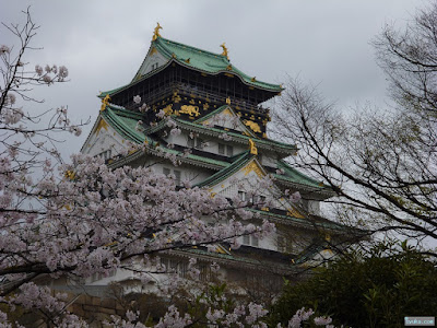 大阪城と桜