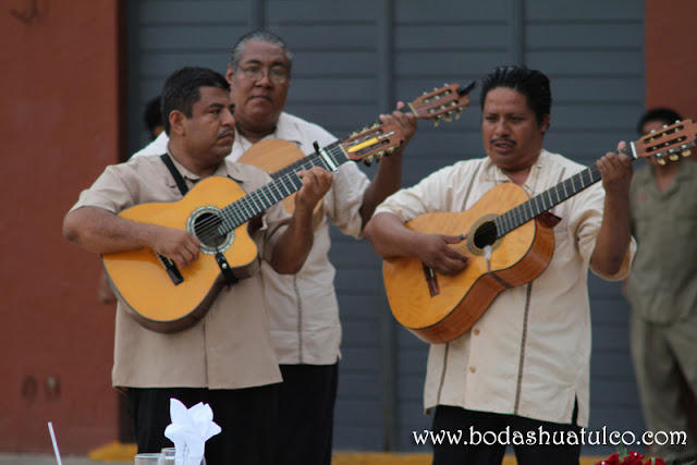 boda en playa, beach wedding, Oaxaca, México, Bodas Huatulco, Wedding Planner