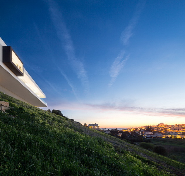 Nature around Modern Villa Escarpa by Mario Martins