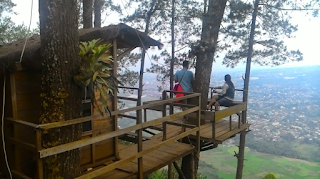 Foto Wisata Omah Kayu