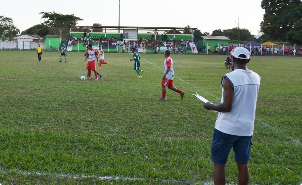 Domingo foi recheado de emoções no Campeonato Municipal e Rural de Futebol