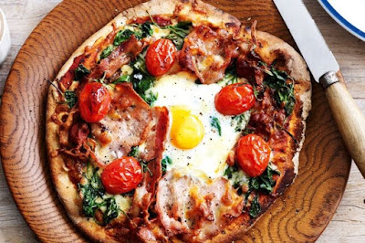 Eggs Florentine pizzas