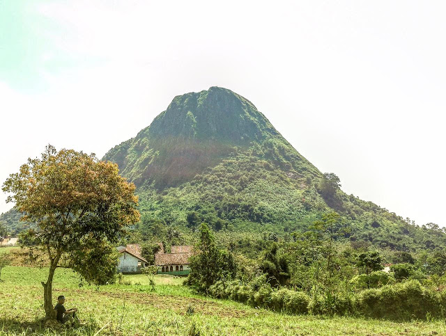 View Gunung Batu Jonggol yang epik