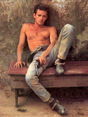 luke perry. Luke Perry turns 43 today.