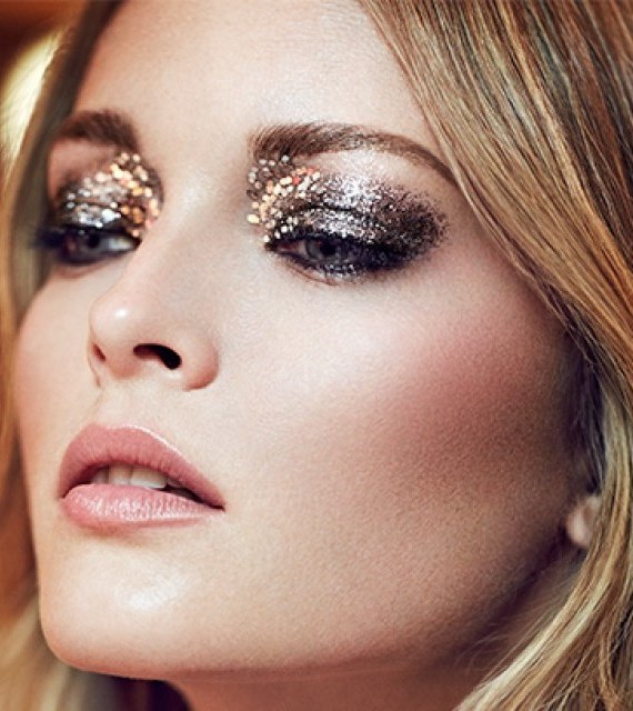 christmas party looks / glitter makeup