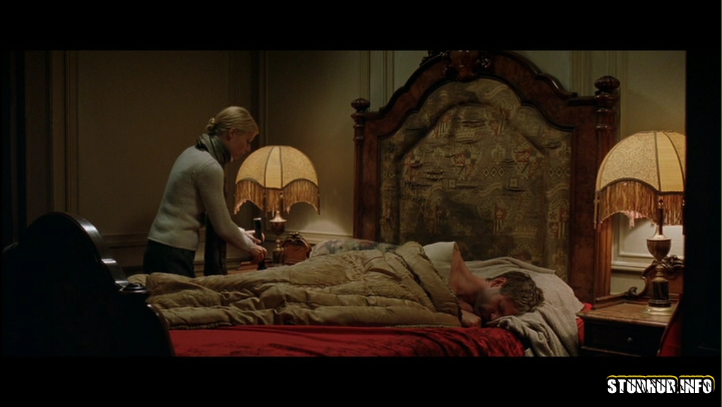 Aaron Eckhart Shirtless in Possession Something for all you Two Face fans 