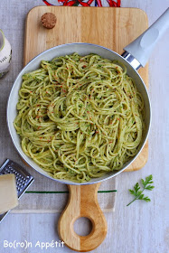 Spaghetti z anchois i oliwkami - przepis