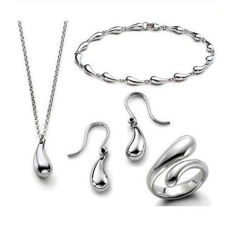 Silver fashion jewelry