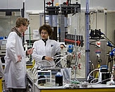 Foto studenten in lab. Bron: Centrum voor innovatief vakmanschap Water: Businessplan Programmalijn 2: toptechniek in bedrijf