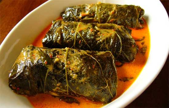 Resep Masakan dan Sajian Sedap Buntil Daun Singkong yang Paling Sederhana