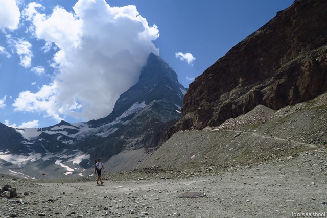 At Hirli, the Matterhorn Glacier Trail meets the Hörnliweg trail.