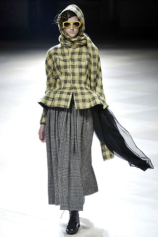 Yohji Yamamoto Autumn/Winter 2008-2009 Ready-To-Wear