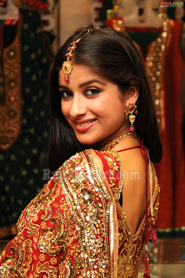 Latest Wedding Saree Online - Madhurima