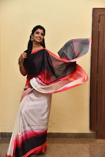 Anchor Syamala in Saree stills at Ladki Movie Pre Release event