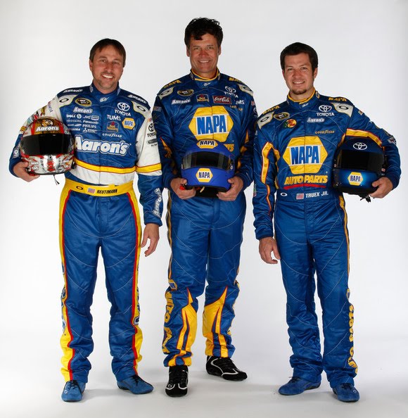 Michael Waltrip Racing. 2011