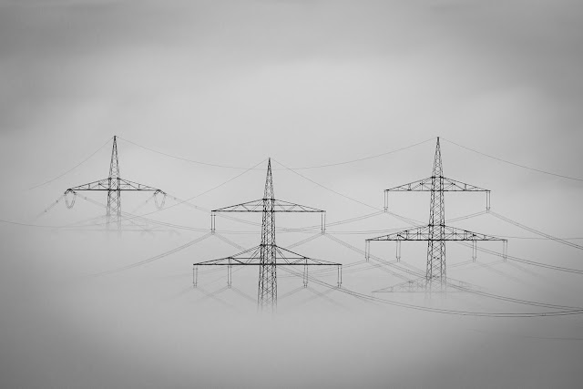 High tension line distribution in foggy climate