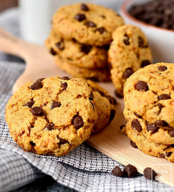 The Delightful World of Almond Flour Chocolate Chip Cookies