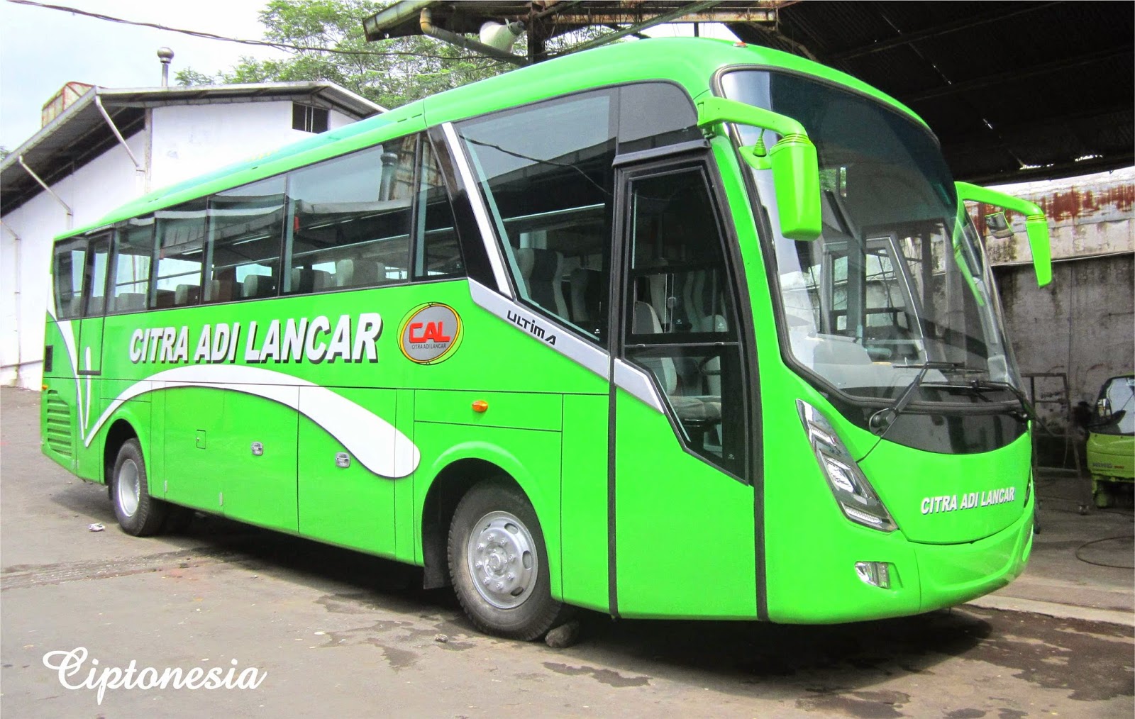 Bus Paling TOP Di Indonesia 2014 Terbaru KAROSERI INDONESIA