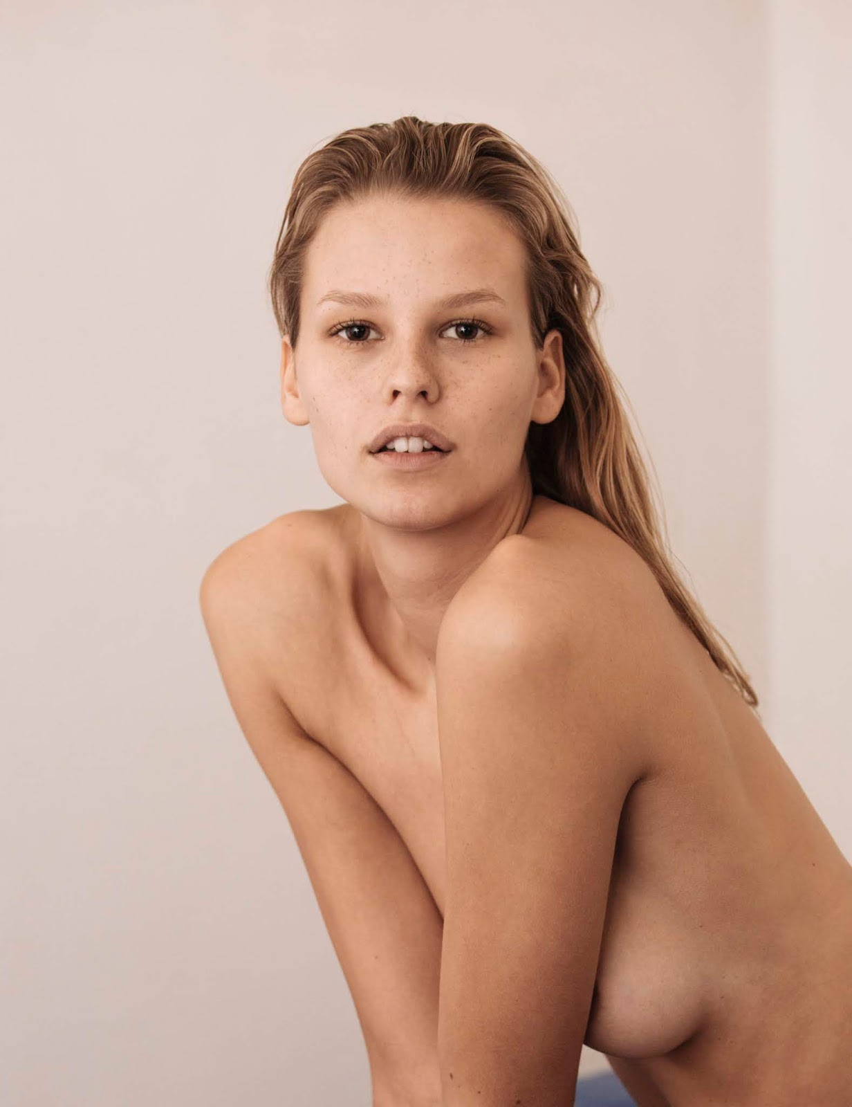 Mariina Keskitalo nude model photo shoot