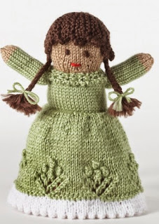 http://www.yarnspirations.com/assets/files/pattern-files/pdf/Bernat_Satinweb19_kn_doll.en_US.pdf