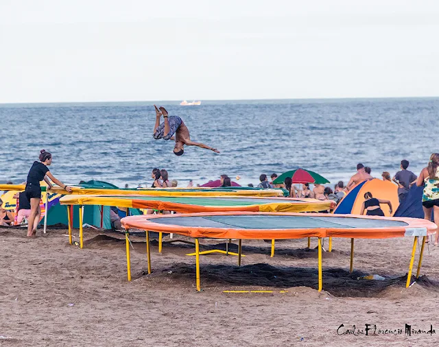 En la laya Salto en camas elásticas.