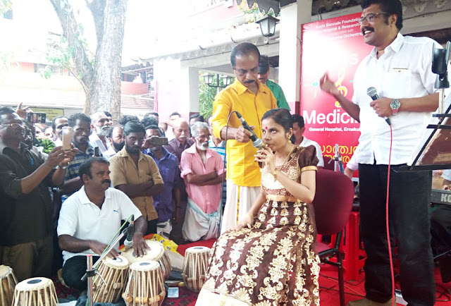 Renowned singer Vaikom Vijayalakshmi (seated) performing at Government General Hospital, Ernakulam as part of Kochi Biennale Foundation's ‘Art and Medicine’  on Wednesday