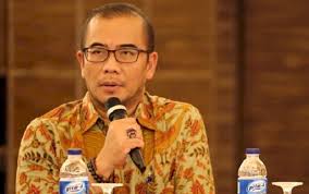 Prabowo Subianto dan Koalisi Politiknya Terlambat Daftar ke KPU: Masa Depan Calon Presiden Masih Misterius! [ Arah - Area Jelajah ]