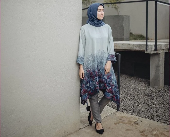 5 Warna Jilbab Yang Cocok Digunakan Oleh Hijabers Pemula - Warna jilbab yang cocok dengan baju abu-abu