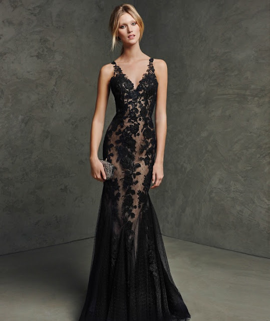 spaghetti-strap-v-neck-lace-tulle-mermaid-black-wedding-dress