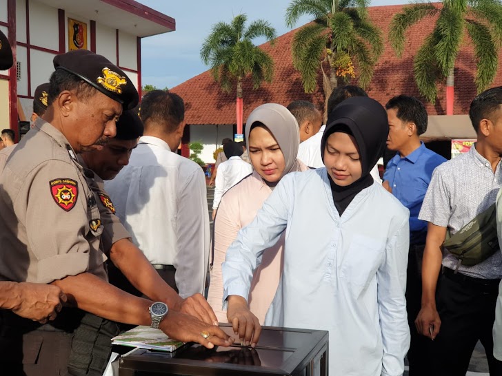 Polres Gowa Budayakan Sedekah Usai Pelaksanaan Apel Pagi